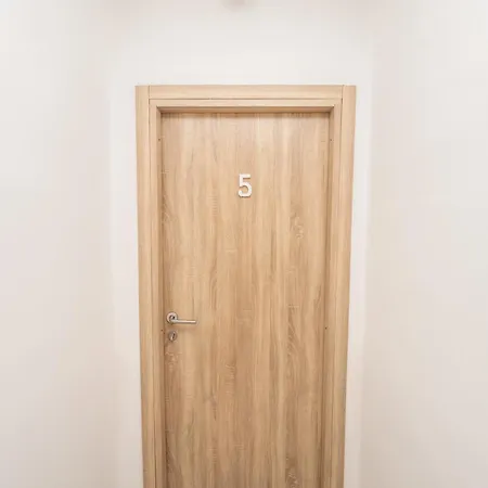 128l Guest house *