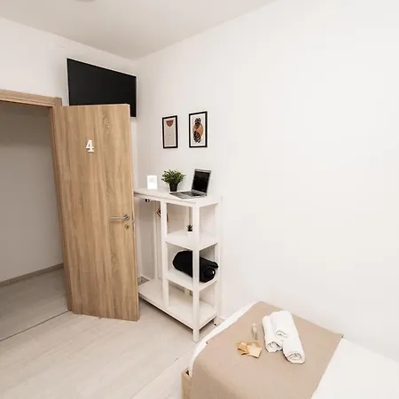 128l Guest house