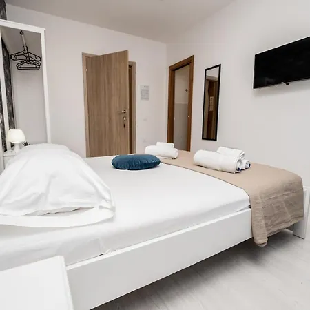 128l Guest house